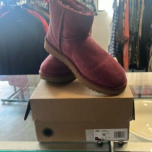 UGG womens boots classic mini